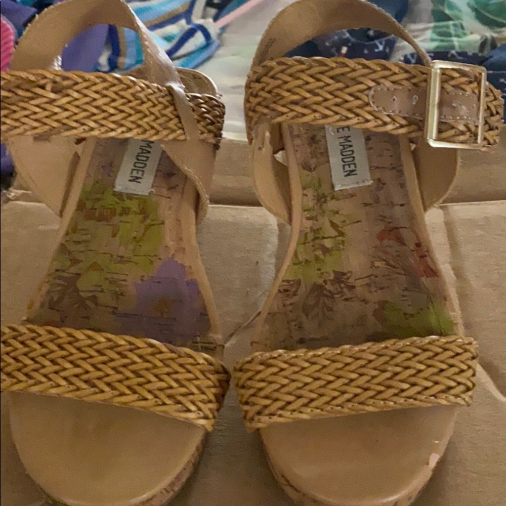 Steve Madden girls size 2 boho shoes.